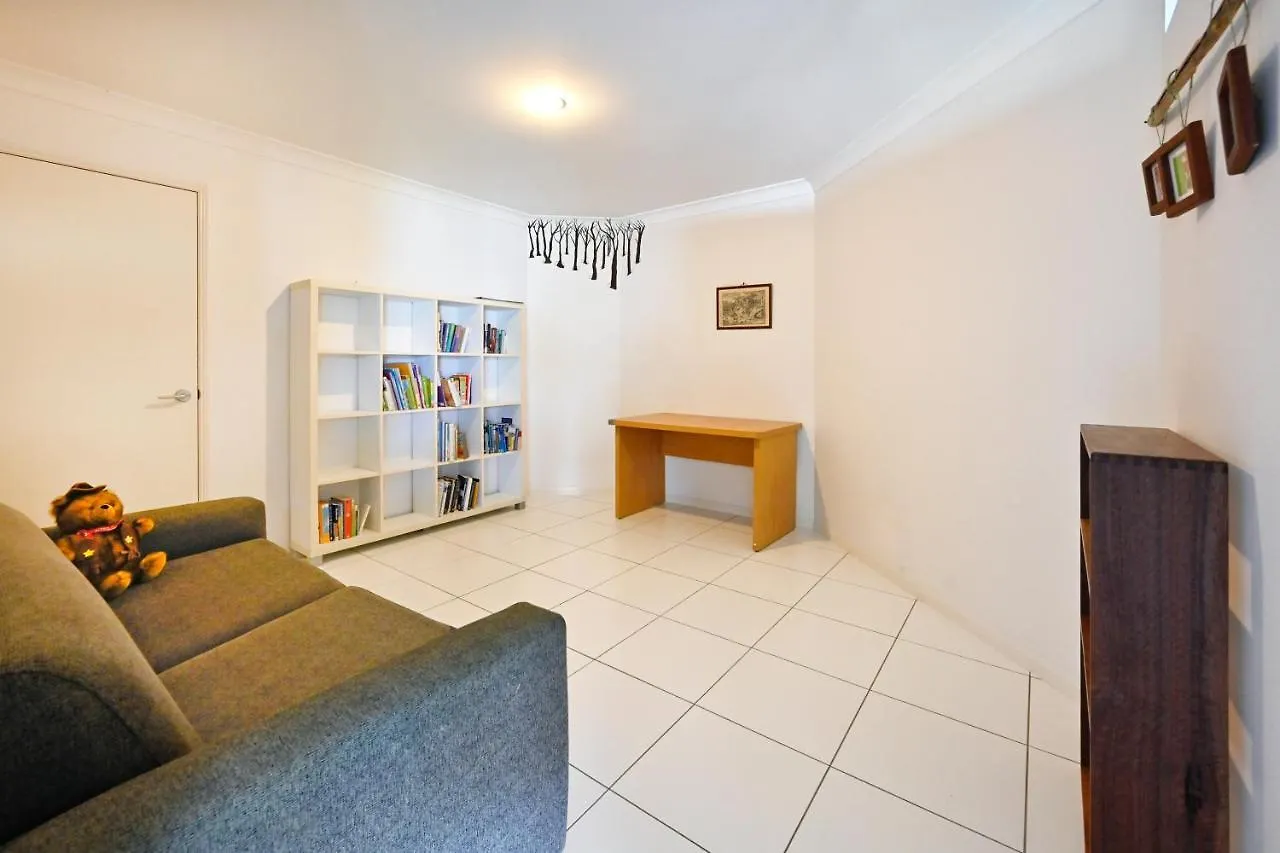 Beach House Getaway - Stylish, Kms Of Beach Za1 Buddina 0*,
