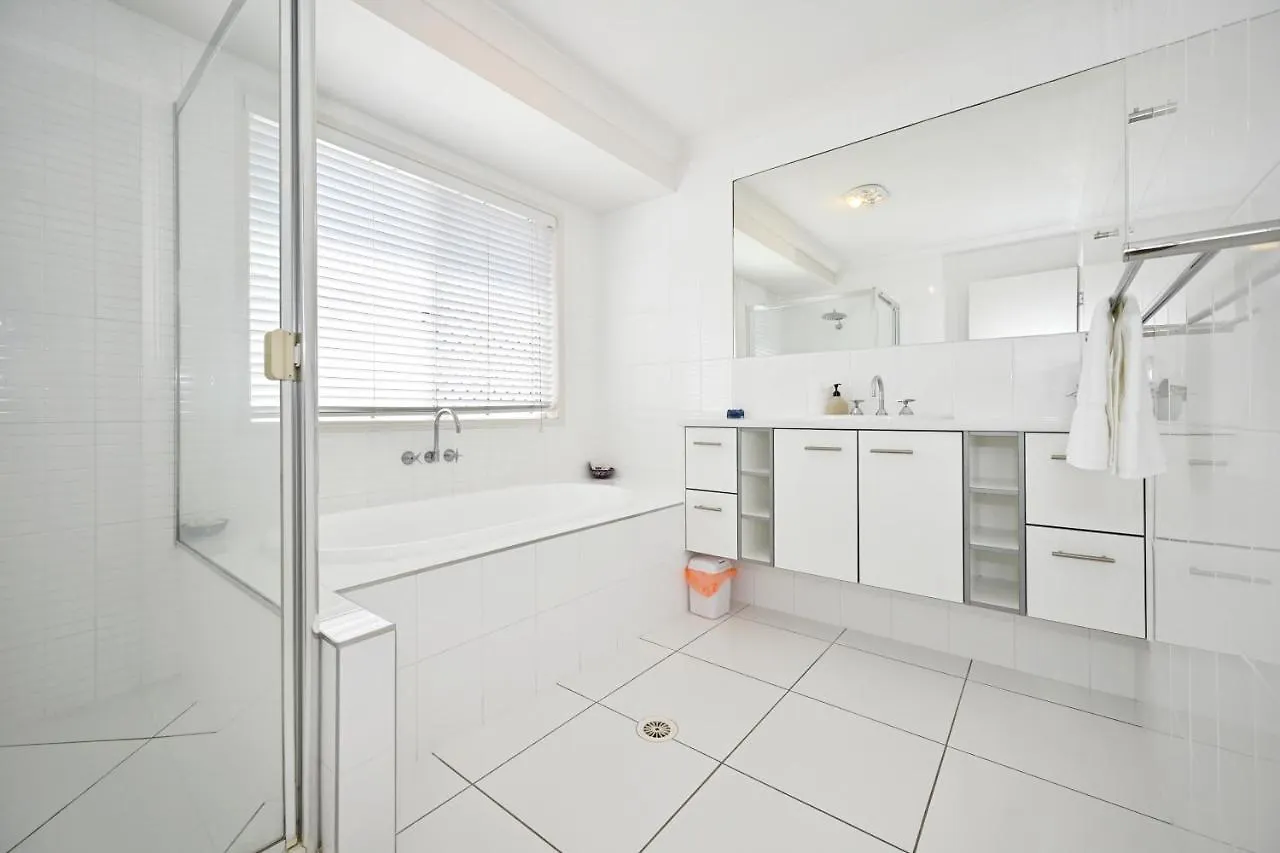 Beach House Getaway - Stylish, Kms Of Beach Za1 Buddina