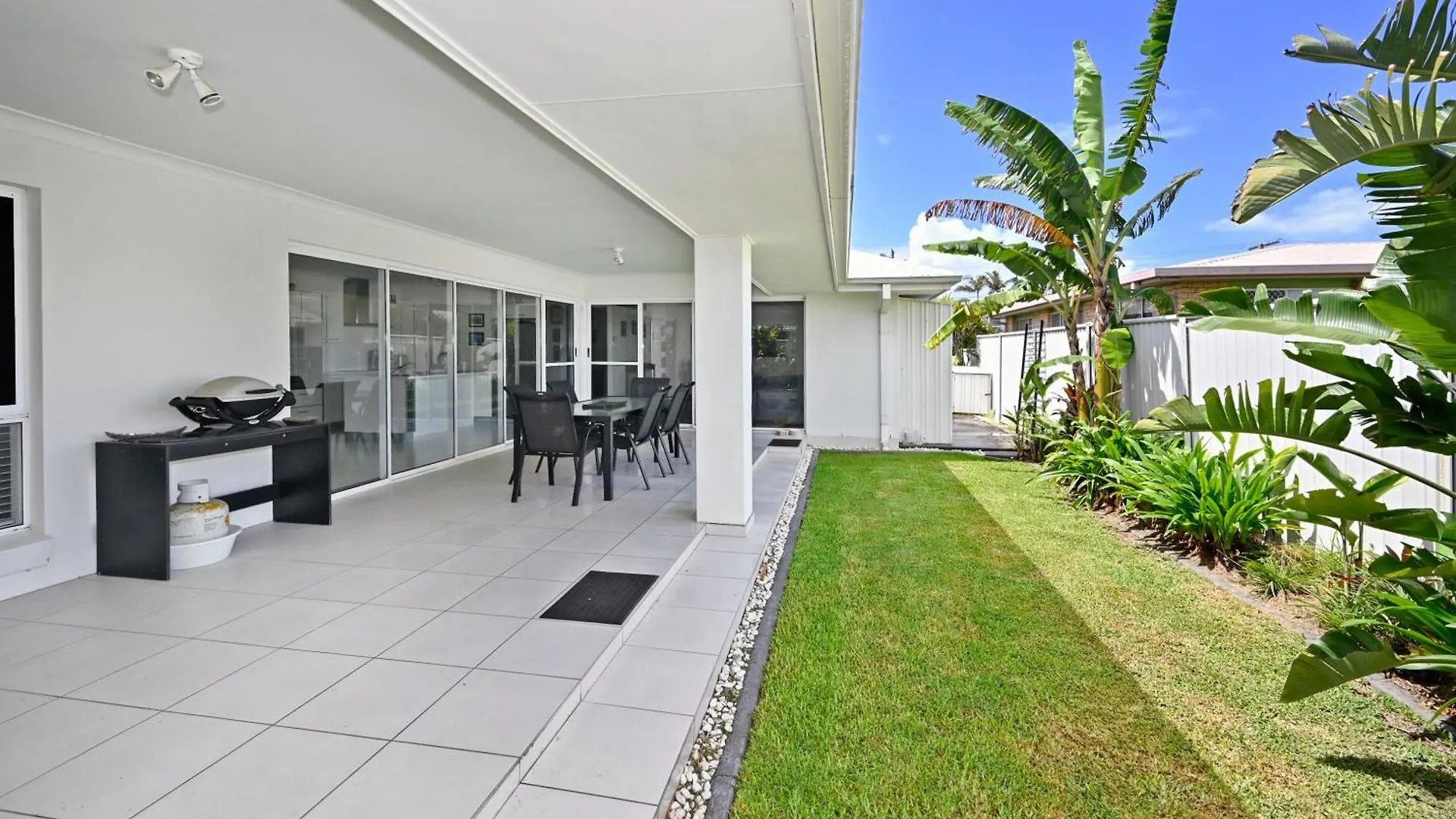 Holiday home Beach House Getaway - Stylish, Kms Of Beach Za1 Buddina