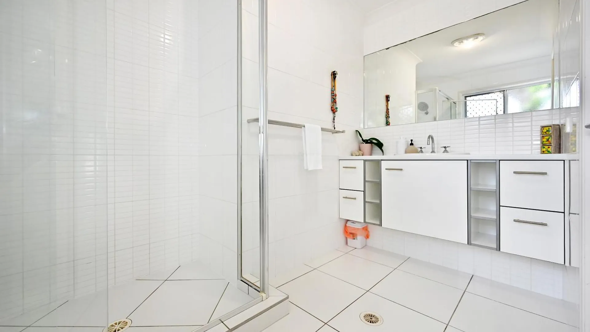 Beach House Getaway - Stylish, Kms Of Beach Za1 Buddina 0*,