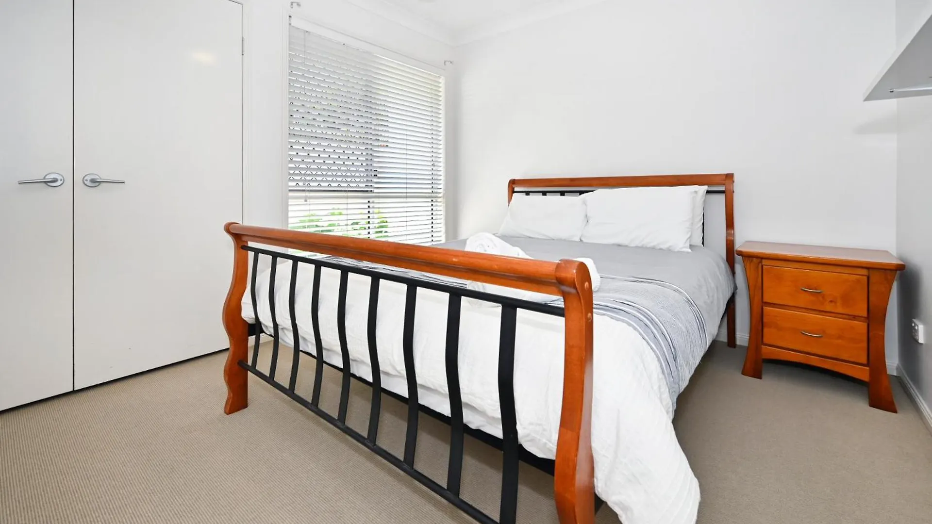 Holiday home Beach House Getaway - Stylish, Kms Of Beach Za1 Buddina